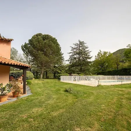 فيلة La Metairie